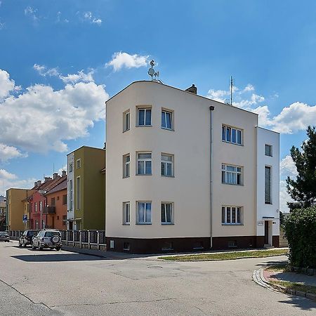 Penzion Karolinka Hotell Kroměříž Exteriör bild