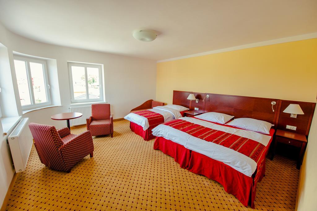 Penzion Karolinka Hotell Kroměříž Exteriör bild