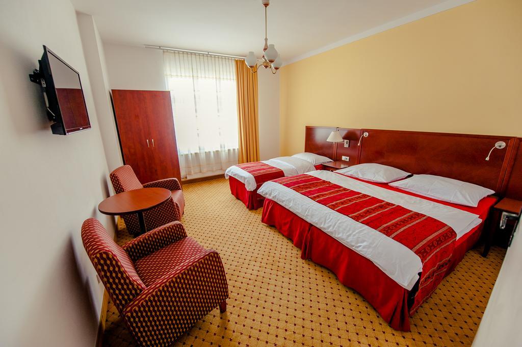 Penzion Karolinka Hotell Kroměříž Exteriör bild