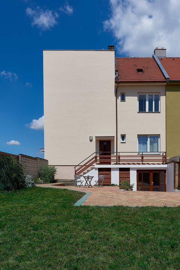 Penzion Karolinka Hotell Kroměříž Exteriör bild